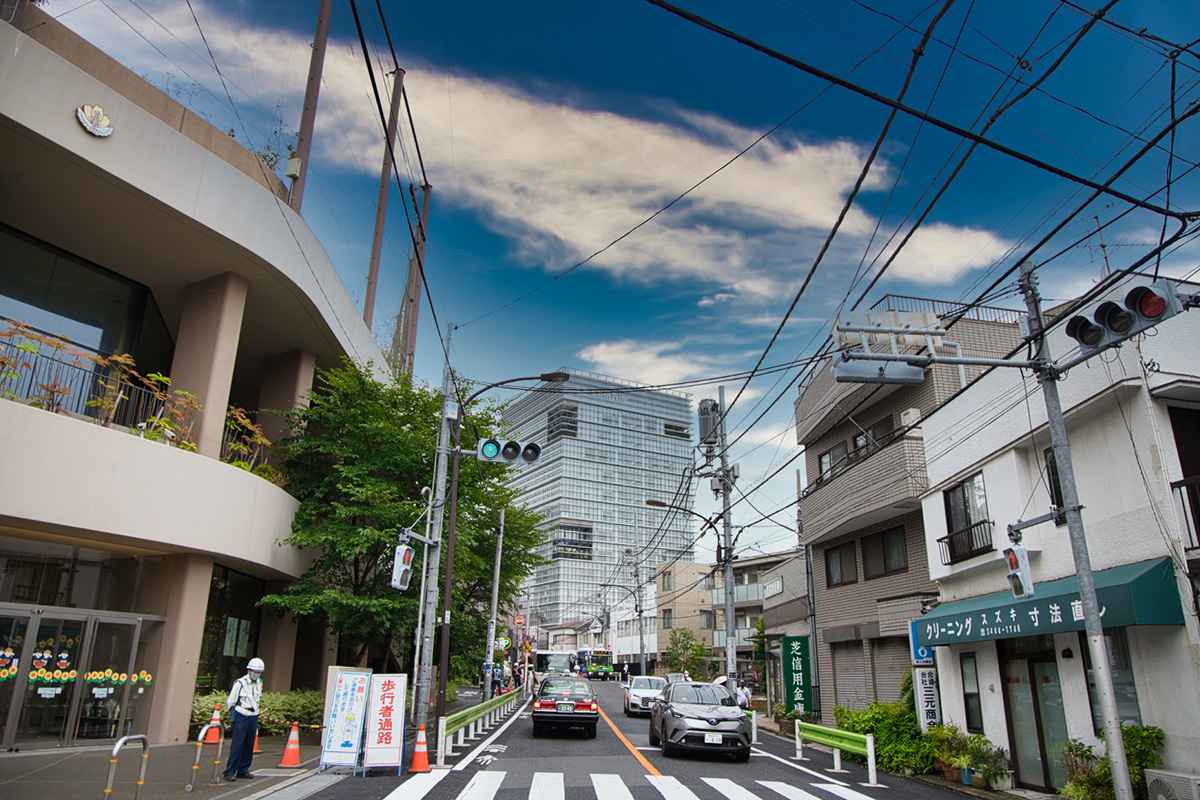 白金の街並み